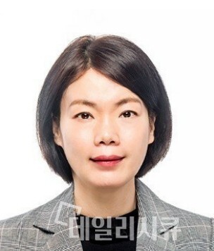 [이희정 교수 AI 칼럼-5] 철학과 AI: AI는 의식을 가질 수 있을까? - 뉴스 썸네일 이미지